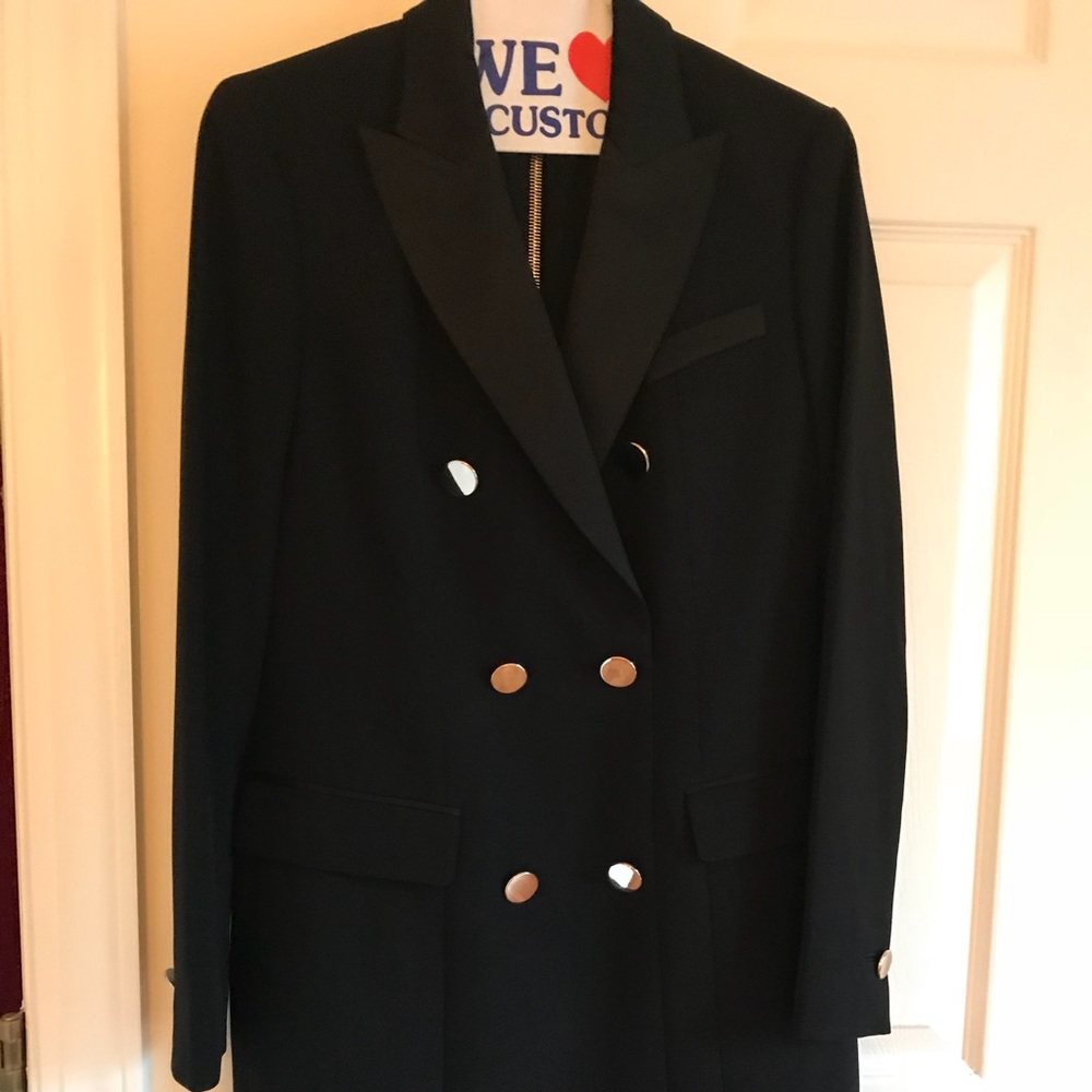 Anne Klein’s Tuxedo Dress, size 2